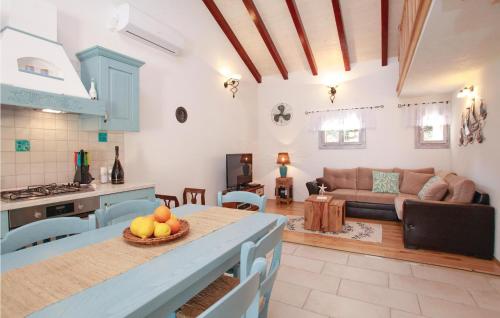 Χώρος καθιστικού στο Holiday Home Prizba 20