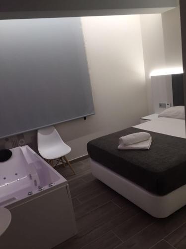 HOSTAL LETTO DAL MARE