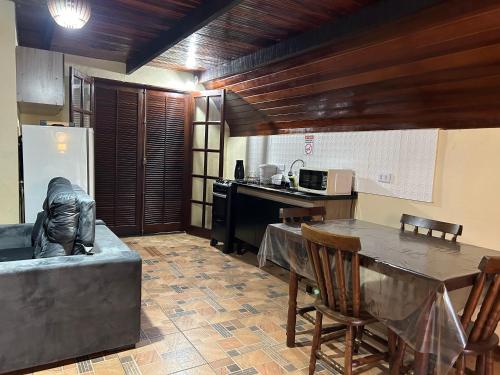 Η κουζίνα ή μικρή κουζίνα στο Chalé Bela Vista