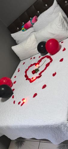Letto o letti in una camera di Royal Guest House & and Lodge