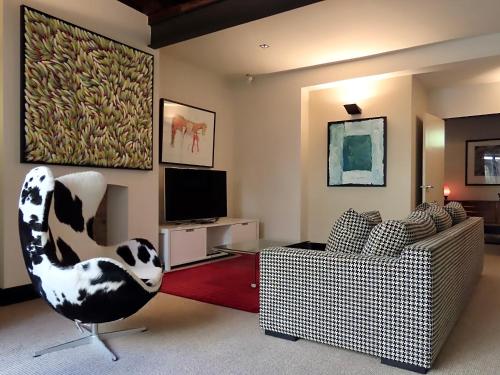 Μια τηλεόραση ή/και κέντρο ψυχαγωγίας στο Inner City Executive Living