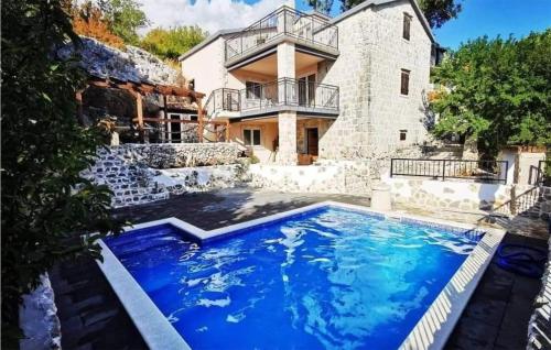 Cozy Home In Blaca With Wifi