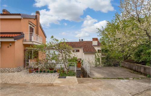 2 Bedroom Lovely Apartment In Lovran
