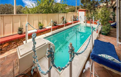 3 Bedroom Cozy Home In Koropi