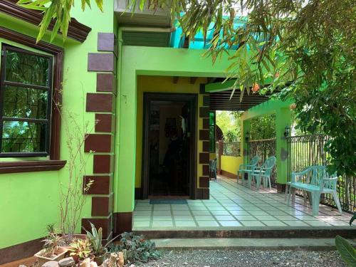 Jardín al aire libre en B2 Guest House A-Main