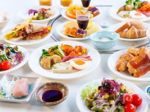 Makanan di atau berdekatan hotel