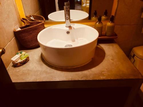 Bilik mandi di Luna Maya Boutique Hotel
