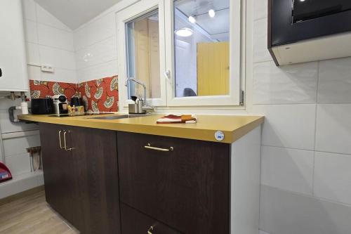 Dapur atau dapur kecil di Studio LuxOrange