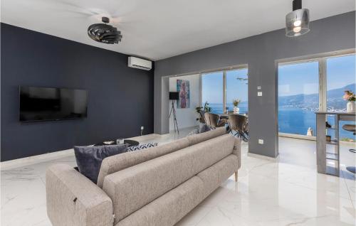 Beach Front Apartment In Rijeka