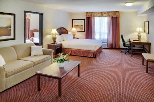 صورة لـ Pomeroy Inn and Suites Dawson Creek في داوسون كريك