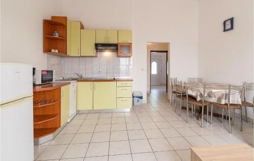 3 Bedroom Cozy Home In Rabac