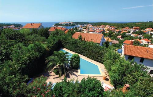 3 Bedroom Beach Front Apartment In Pula