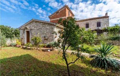 Beautiful Apartment In Umag With Wifi