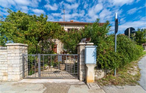 Beautiful Apartment In Umag With Wifi