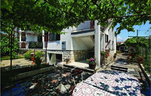 Beautiful Apartment In Umag With Wifi