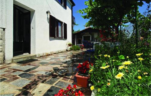Beautiful Apartment In Umag With Wifi
