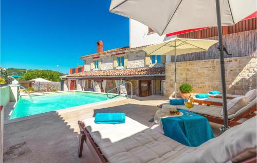 3 Bedroom Nice Home In Plovanija