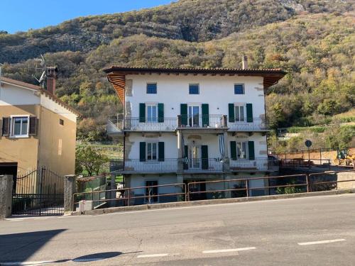 Nespecifikovaný výhled na hory nebo výhled na hory při pohledu z apartmánu