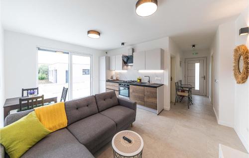 Cozy Apartment In Kastel Novi With Swimming Pool