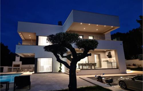 El edificio en el que está la casa de vacaciones