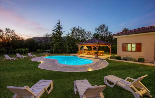 Kolam renang di atau dekat dengan Nice Home In Drazice With Wifi