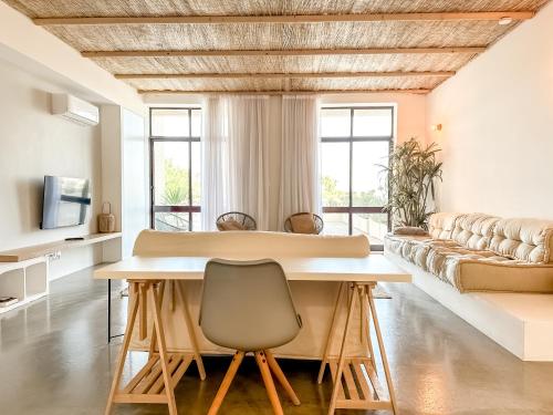 Χώρος καθιστικού στο Atelier 321- Porto- Praia- Rio- Terraço