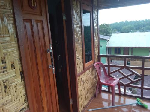 Jungle treking & Jungle Tour if you want to stay here,you must book treking only with usにあるバルコニーまたはテラス