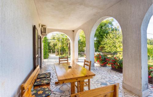 Galeriebild der Unterkunft Awesome Apartment In Malinska With Wifi in Malinska