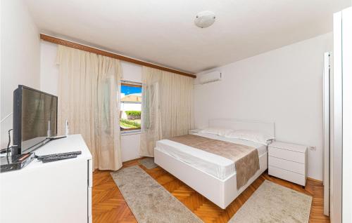 Cozy Apartment In Trogir With Wifi