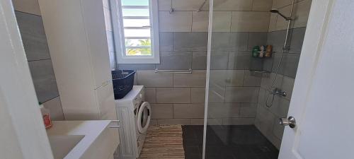 Vannituba majutusasutuses Marina Village Raiatea