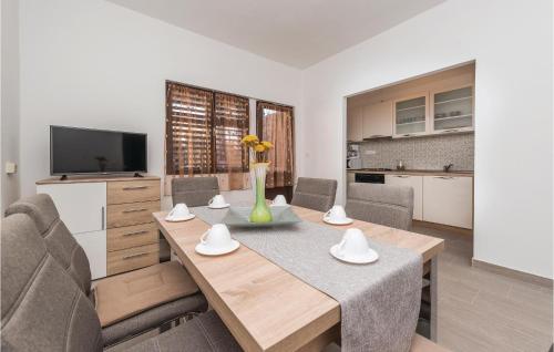 Kuchyň nebo kuchyňský kout v ubytování Holiday Home Sabunike V