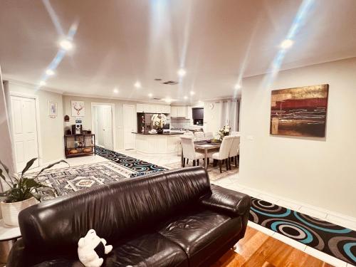 Gallery image of Spacious 6 Bedroom Holiday Home 15 Min Away From Melbourne Airport in Sydenham