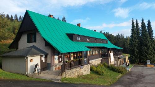 Budova, kde se aparthotel nachází