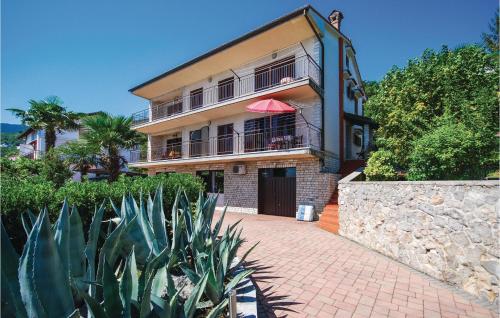 Lovely Apartment In Lovran With Wifi