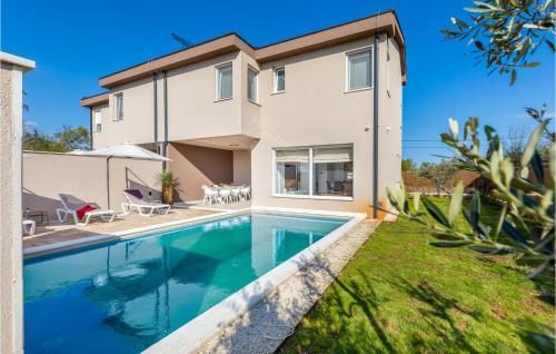 3 Bedroom Beautiful Home In Segotici