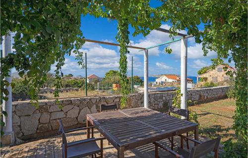 2 Bedroom Lovely Home In Kornati