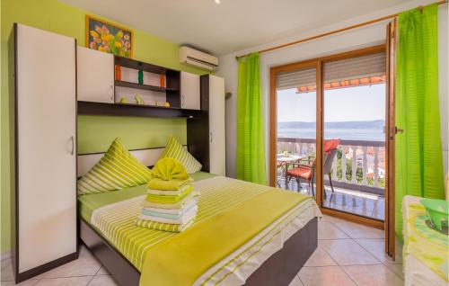 Postel nebo postele na pokoji v ubytování Lovely Apartment In Crikvenica