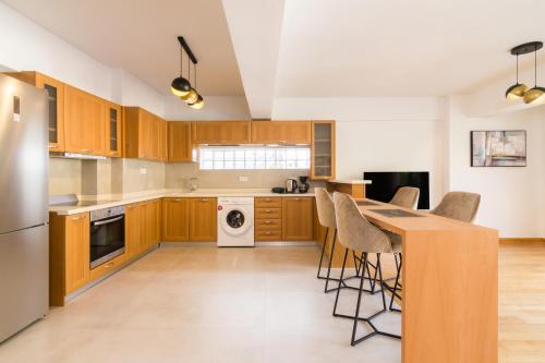 Ideal Maisonette next to Kallimarmaro Stadium