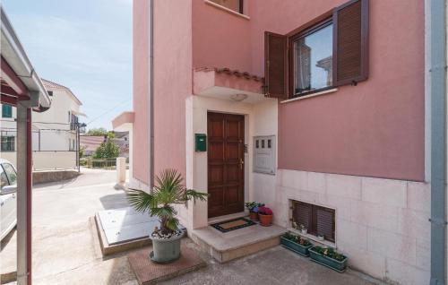 Two-Bedroom Apartment In Split