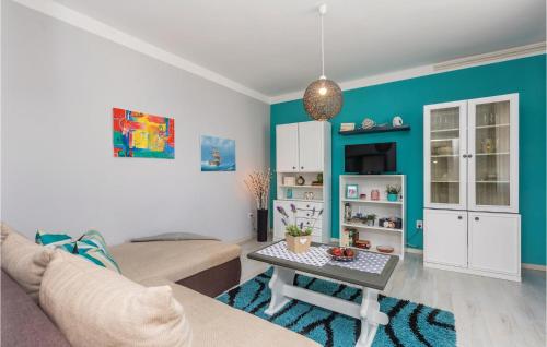 3 Bedroom Beautiful Home In Senj