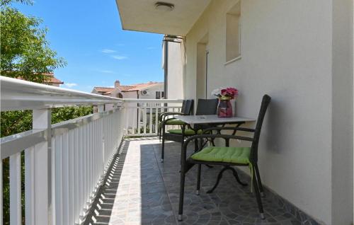Awesome Apartment In Okrug Gornji With Lake View