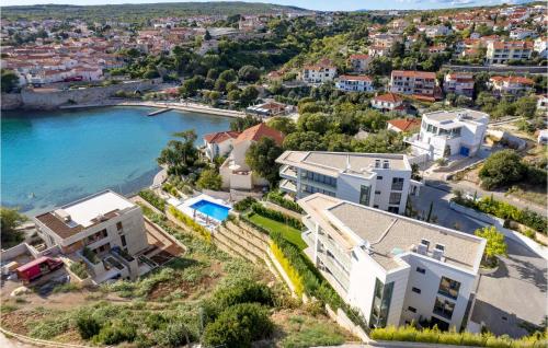 3 Bedroom Cozy Apartment In Krk