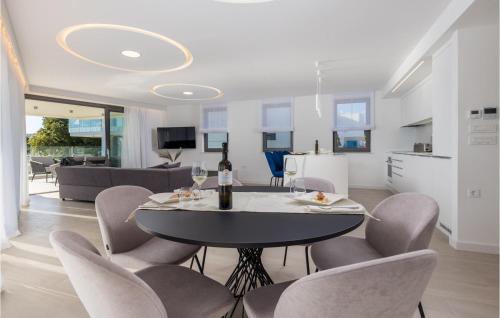 3 Bedroom Cozy Apartment In Krk