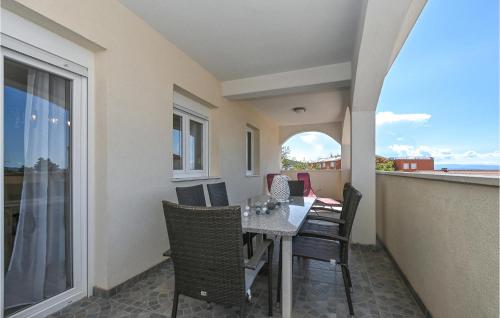 Awesome Apartment In Okrug Gornji With Wifi