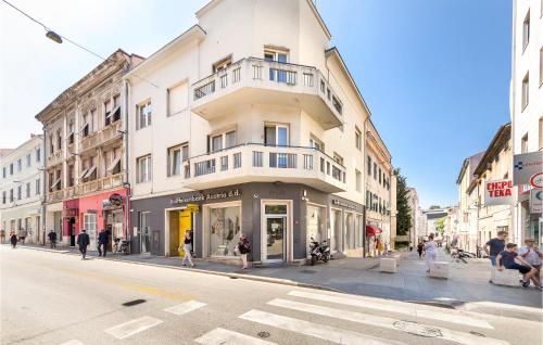 Lovely Apartment In Pula With Kitchen