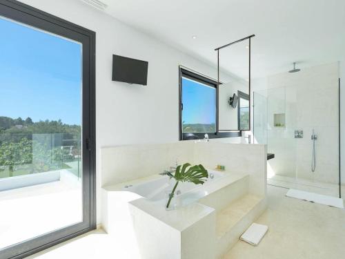 Phòng tắm tại Villa in Ibiza near Benirrás Beach