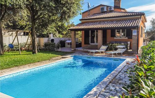 4 Bedroom Stunning Home In Medulin