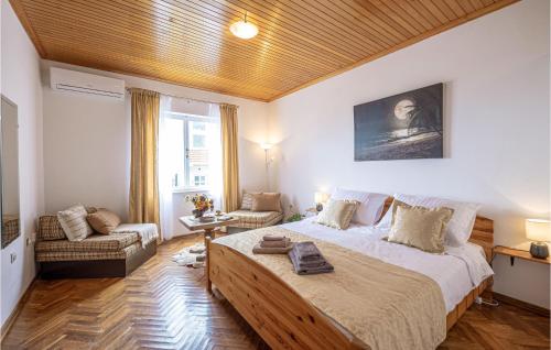 Nice Apartment In Podstrana With Wifi