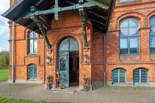 Muka bangunan atau pintu masuk Schloss Melkof