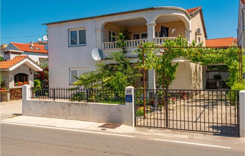 Three-Bedroom Apartment In Vodice